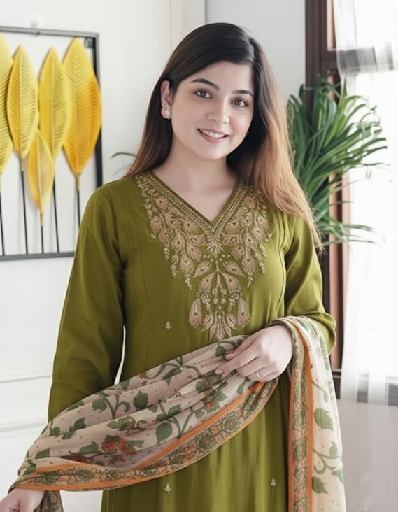 Women Embroidery Kurta and Pant Set with Dupataa